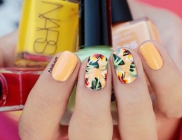 Nail art tropical